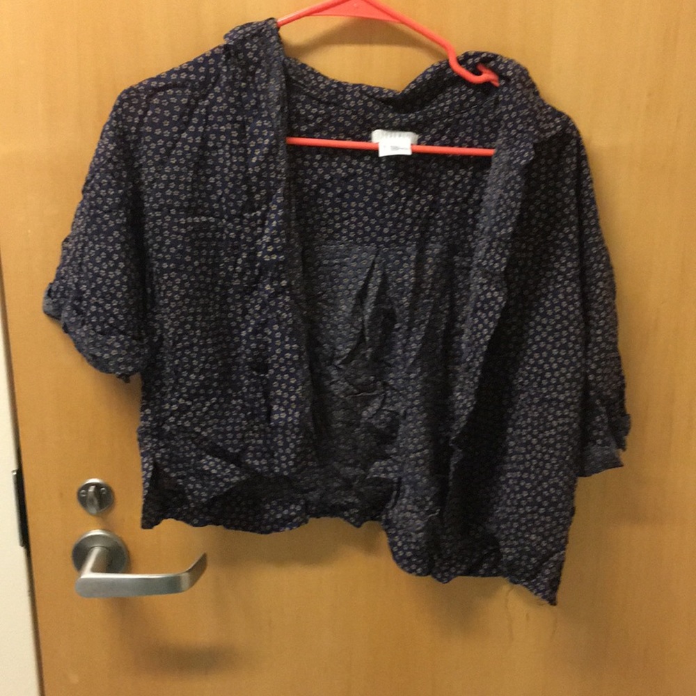 Urban outfitters crop top small button up